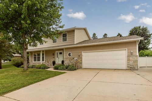 819 3 1/2 Ave Nw, Byron, MN, 55920-1381 | Card Image