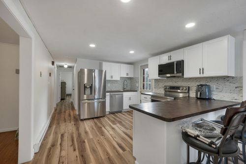 7 Therese Rd, Salem, NH, 03079-2076 | Card Image