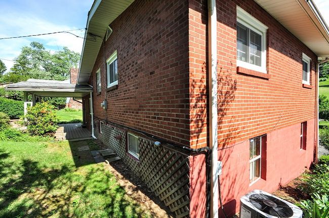 Backyard behind the private deck. | Image 42