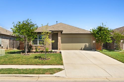 142 Esparza Dr, Bastrop, TX, 78602-2078 | Card Image