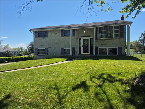 22 W Glennis Dr, Greensburg, PA, 15601-3971 | Card Image