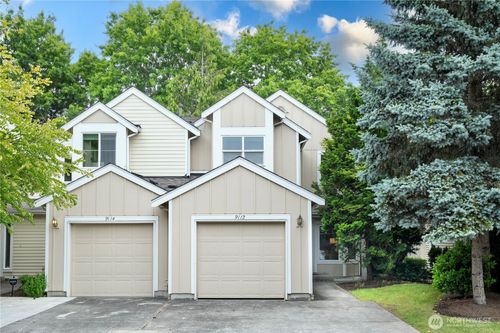 404-9112 159th Pl Ne, Redmond, WA, 98052-7513 | Card Image