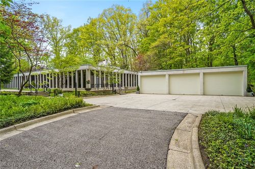 3210 N Dover Road, Silver Lake, OH, 44224 | Card Image