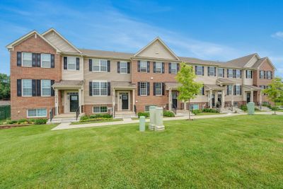 10332 Kerry Ridge Court, Townhouse with 2 bedrooms, 2 bathrooms and 2 parking in Chicago Ridge IL | Image 1