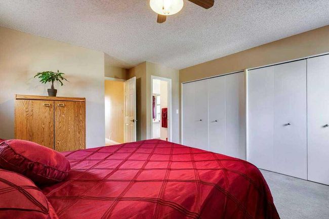 19 Sunhaven Way Se, Home with 5 bedrooms, 3 bathrooms and 4 parking in Calgary AB | Image 27