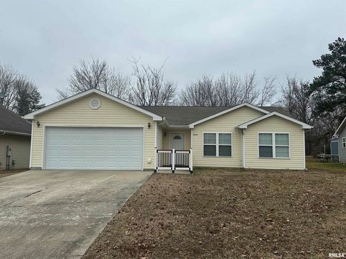 2020 E Creekwood Dr, Carbondale, IL, 62902-7380 | Card Image
