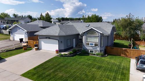 106 Borys Place, Hinton, AB, T7V1H7 | Card Image