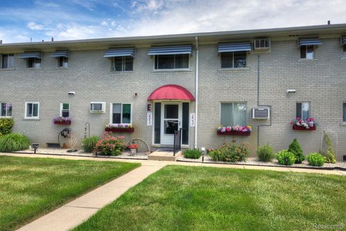 6-26902 Sandy Hill, Lyon Charter Township, MI, 48165 | Card Image