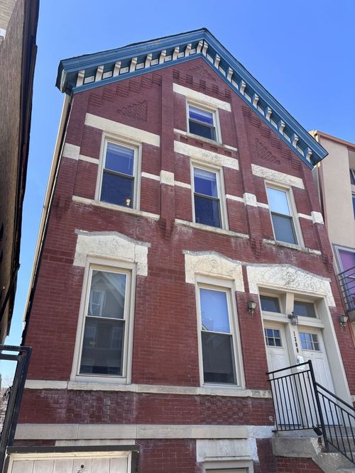 2r-1300 N Greenview Ave, Chicago, IL, 60642-2462 | Card Image