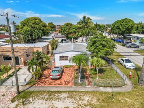 4296 E 9th Ln, Hialeah, FL, 33013-2432 | Card Image
