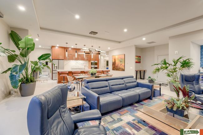 APT-5810 - 3201 Dodge Ct, Condo with 3 bedrooms, 3 bathrooms and 2 parking in Omaha NE | Image 20