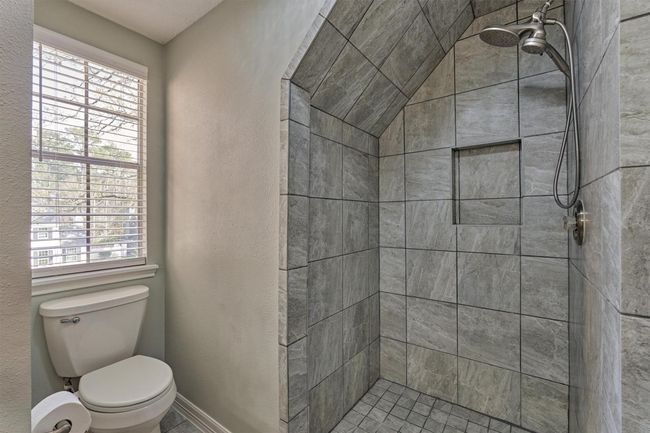 24203 Creekview Dr, House other with 4 bedrooms, 3 bathrooms and 2 parking in Spring TX | Image 20