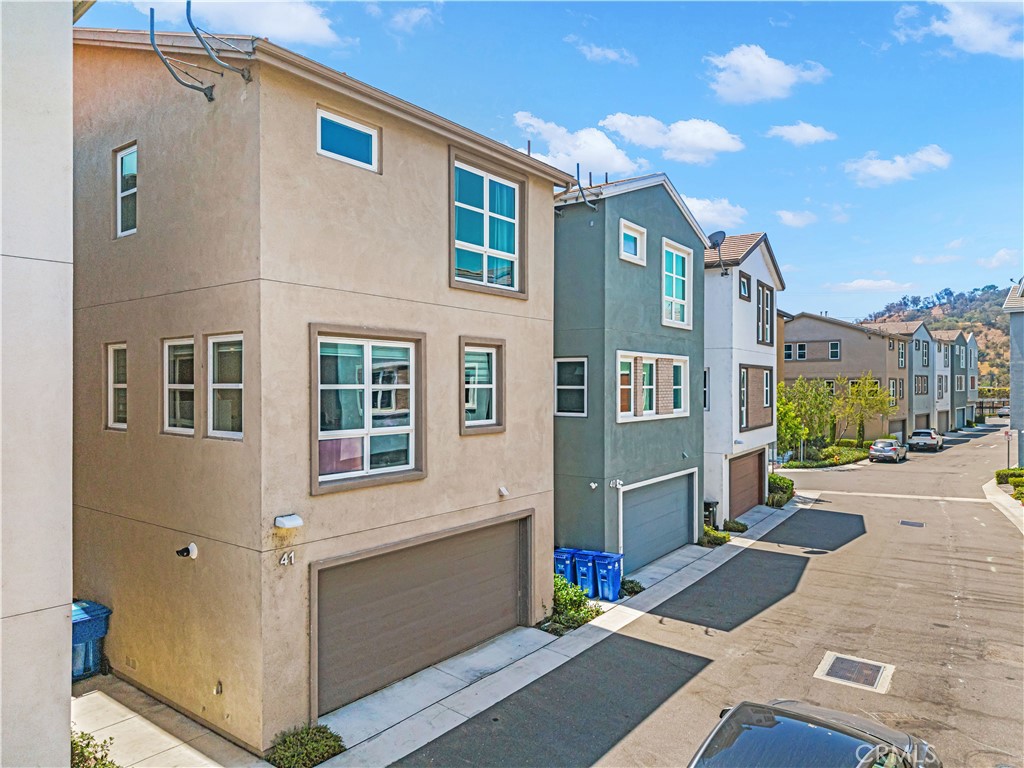 Residential Lease in Los Angeles 3
