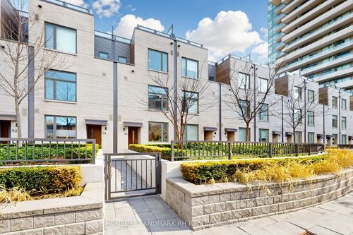 th6-270 Davenport Road, Toronto, ON, M5R0C1 | Card Image