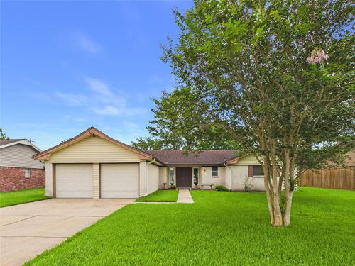 1909 Tracy Lynn Ln, Alvin, TX, 77511-3829 | Card Image