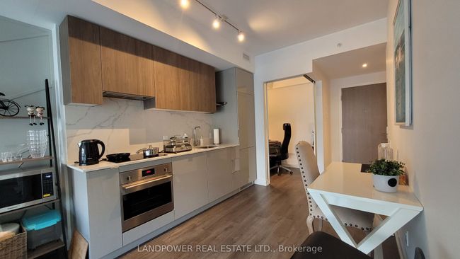 607 - 161 Roehampton Ave, Condo with 2 bedrooms, 1 bathrooms and null parking in Toronto ON | Image 11
