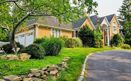 54 Branglebrink Rd, Saint James, NY, 11780-1354 | Card Image
