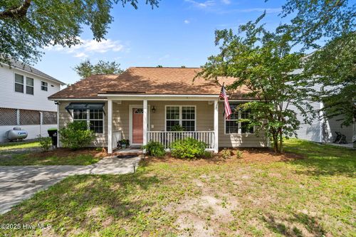 213 Ne 48th St, Oak Island, NC, 28465-5304 | Card Image