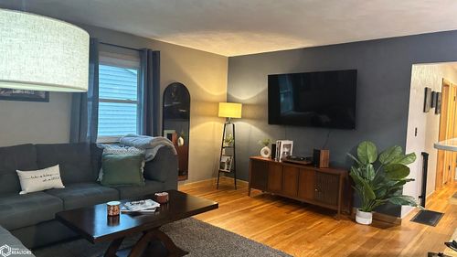 1011 N 2nd St, Oskaloosa, IA, 52577-2307 | Card Image
