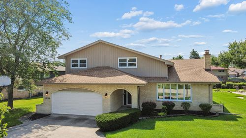 12123 Lake View Dr, Orland Park, IL, 60467-1050 | Card Image