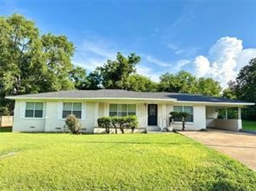 105 Calloway, Hughes Springs, TX, 75656-2141 | Card Image
