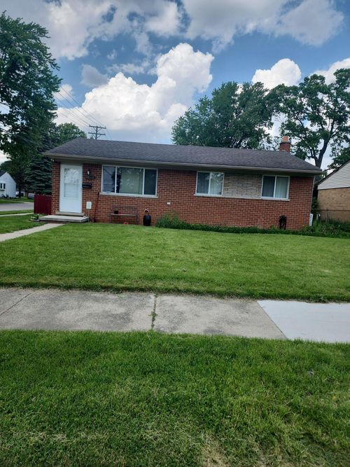 29868 Brown Ct, Garden City, MI, 48135-2324 | Card Image