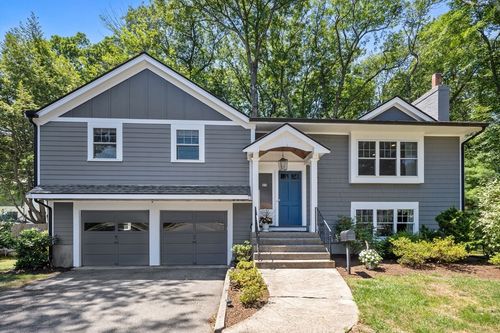109 Linden St, Needham, MA, 02492-2103 | Card Image