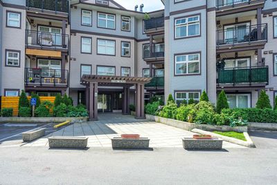 169 - 27358 32 Ave, Condo with 3 bedrooms, 2 bathrooms and 2 parking in Langley BC | Image 3