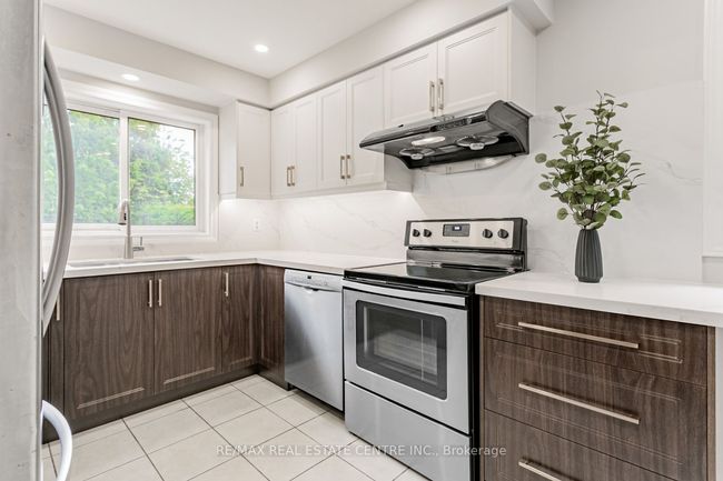 7221 Promenade Danton, House other with 5 bedrooms, 4 bathrooms and 4 parking in Mississauga ON | Image 4