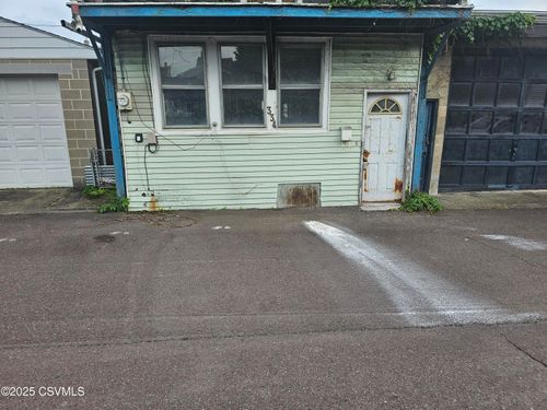 334 W Butternut St, Mount Carmel, PA, 17851-1926 | Card Image