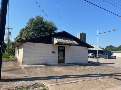1712 Matthews St, Bay City, TX, 77414-6634 | Card Image