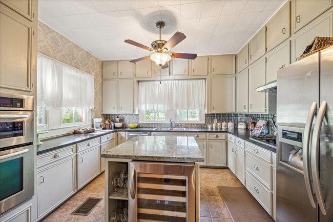 10753 Track Rd E, House other with 3 bedrooms, 4 bathrooms and null parking in Cat Spring TX | Image 11