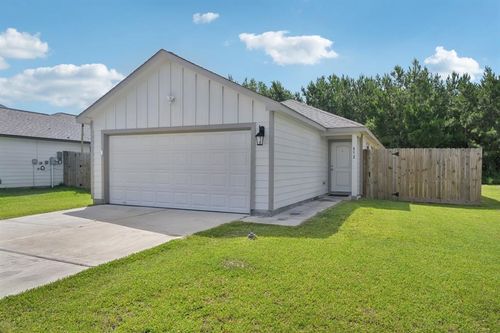 852 Road 5138, Cleveland, TX, 77327-1384 | Card Image