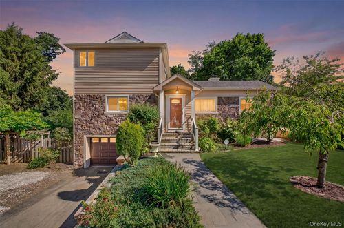 34 Observatory Dr, Croton-On-Hudson, NY, 10520-2808 | Card Image
