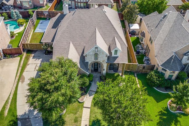 Aerial view of residential area with a pool | Image 34