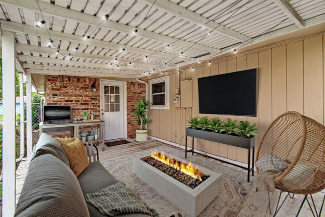 Virtually Staged patio | Image 6