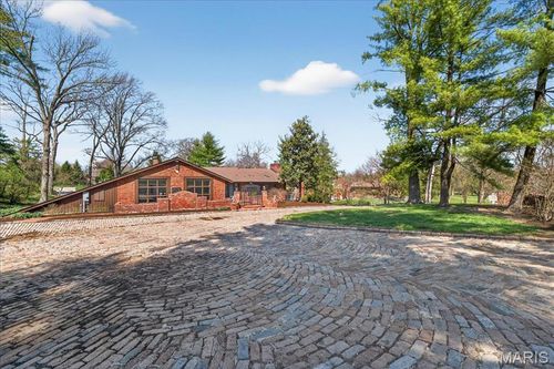 10 Vouga Ln, Frontenac, MO, 63131-2628 | Card Image