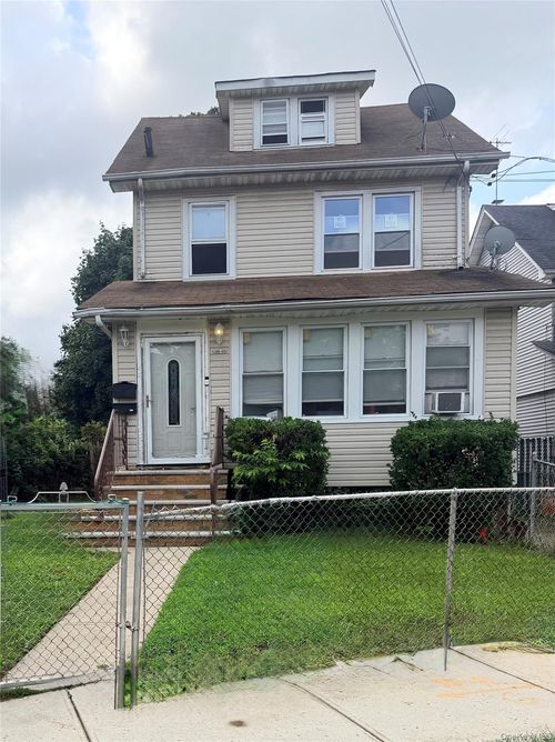 2nd-floor-18640 Murdock Ave, Saint Albans, NY, 11412-2350 | Card Image