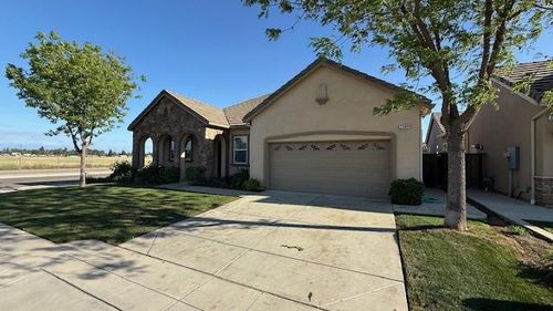 2688 Vartikian Ave, Clovis, CA, 93611-8502 | Card Image
