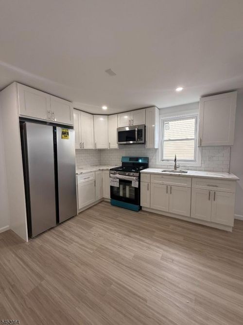 home-118 Maple St, Kearny, NJ, 07032-1916 | Card Image