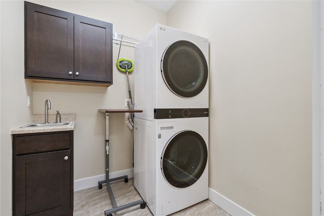 2021 Andrew Charles Dr Nw, House other with 5 bedrooms, 3 bathrooms and null parking in Cedar Rapids IA | Image 15