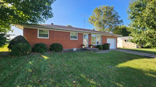 9046 Green Meadow Dr, Brookville, IN, 47012-9415 | Card Image