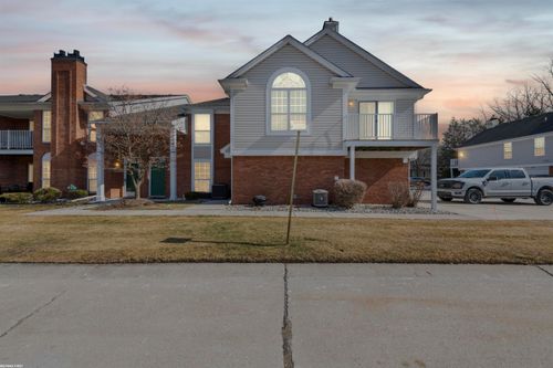 52244 Stoneridge Dr, Macomb, MI, 48042 | Card Image