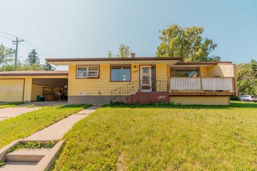 1802 11 Avenue N, Lethbridge, AB, T1H1N2 | Card Image