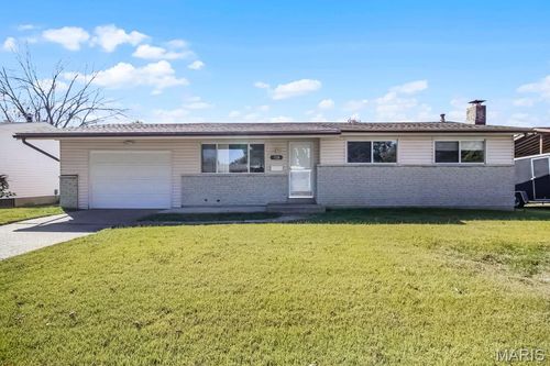 1520 Tahoe Dr, Florissant, MO, 63031-7402 | Card Image