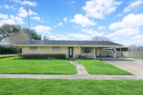 108 Young Pl, Thibodaux, LA, 70301-2728 | Card Image