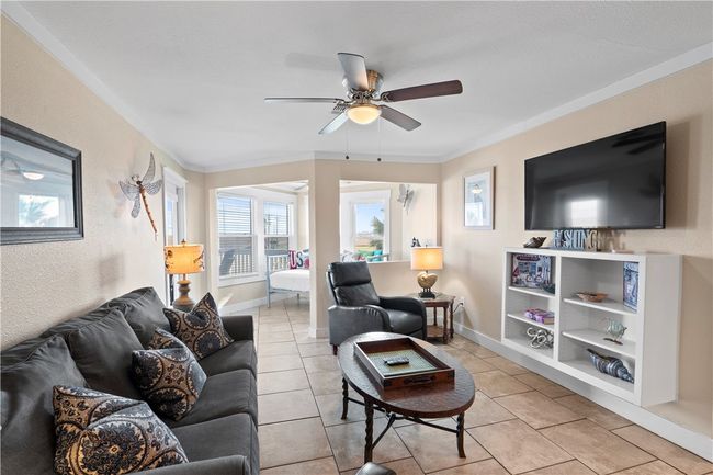 UNIT-101 - 6275 State Highway 361, Condo with 2 bedrooms, 2 bathrooms and null parking in Port Aransas TX | Image 12