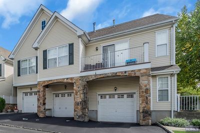 163 Terrace Court, Home with 2 bedrooms, 3 bathrooms and null parking in Pompton Lakes NJ | Image 3