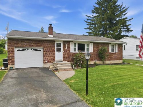 939 E Lynnwood Street, Salisbury Twp, PA, 18103 | Card Image