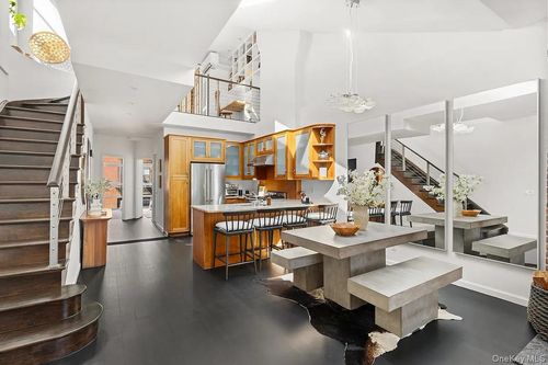 ph-333 E 84th St, New York, NY, 10028-4421 | Card Image